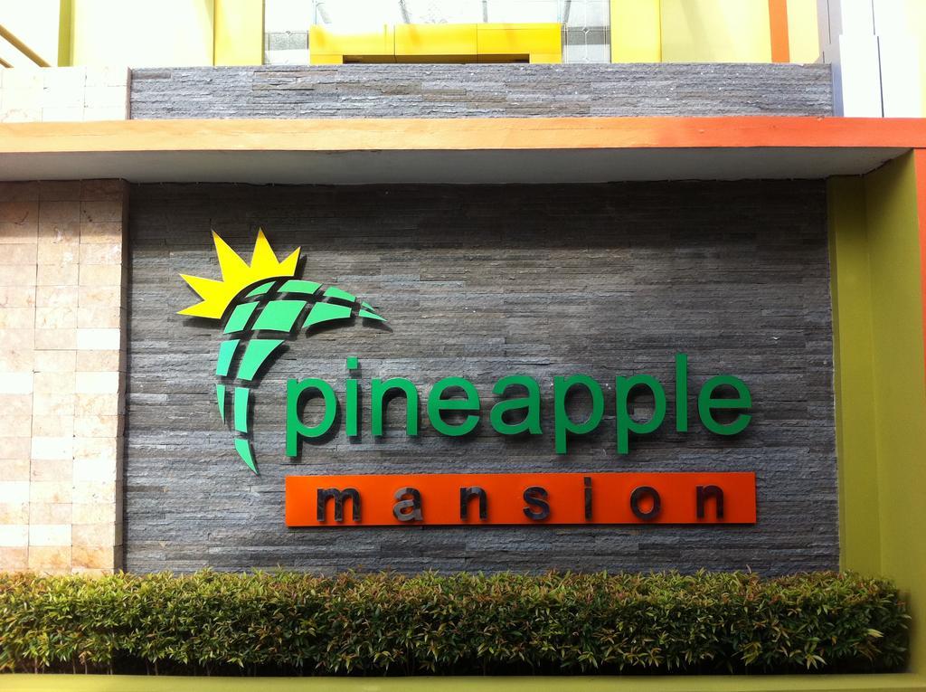 Pineapple Mansion Hotel Surakarta  ภายนอก รูปภาพ