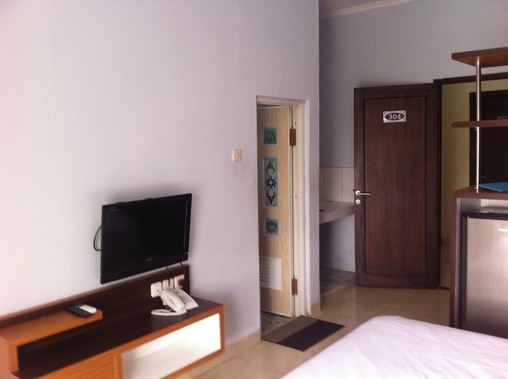 Pineapple Mansion Hotel Surakarta  ภายนอก รูปภาพ
