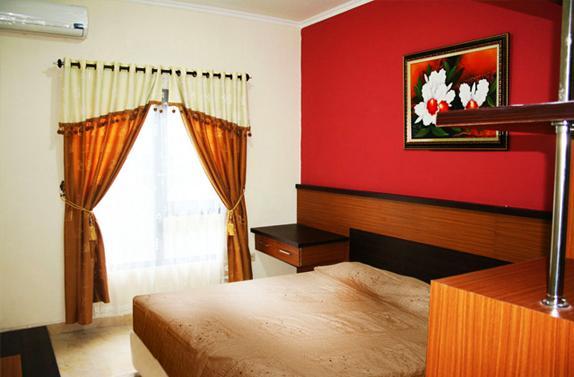 Pineapple Mansion Hotel Surakarta  ภายนอก รูปภาพ