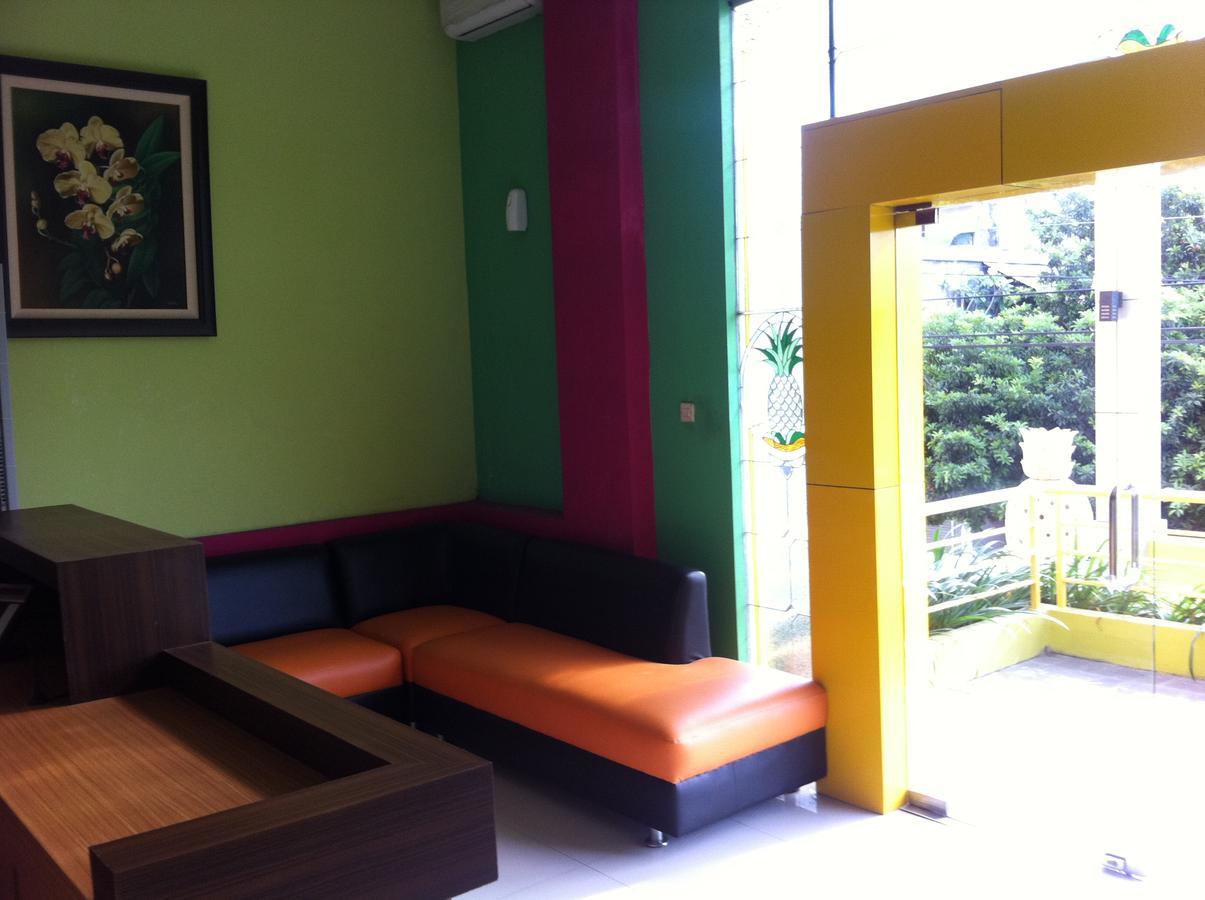Pineapple Mansion Hotel Surakarta  ภายนอก รูปภาพ