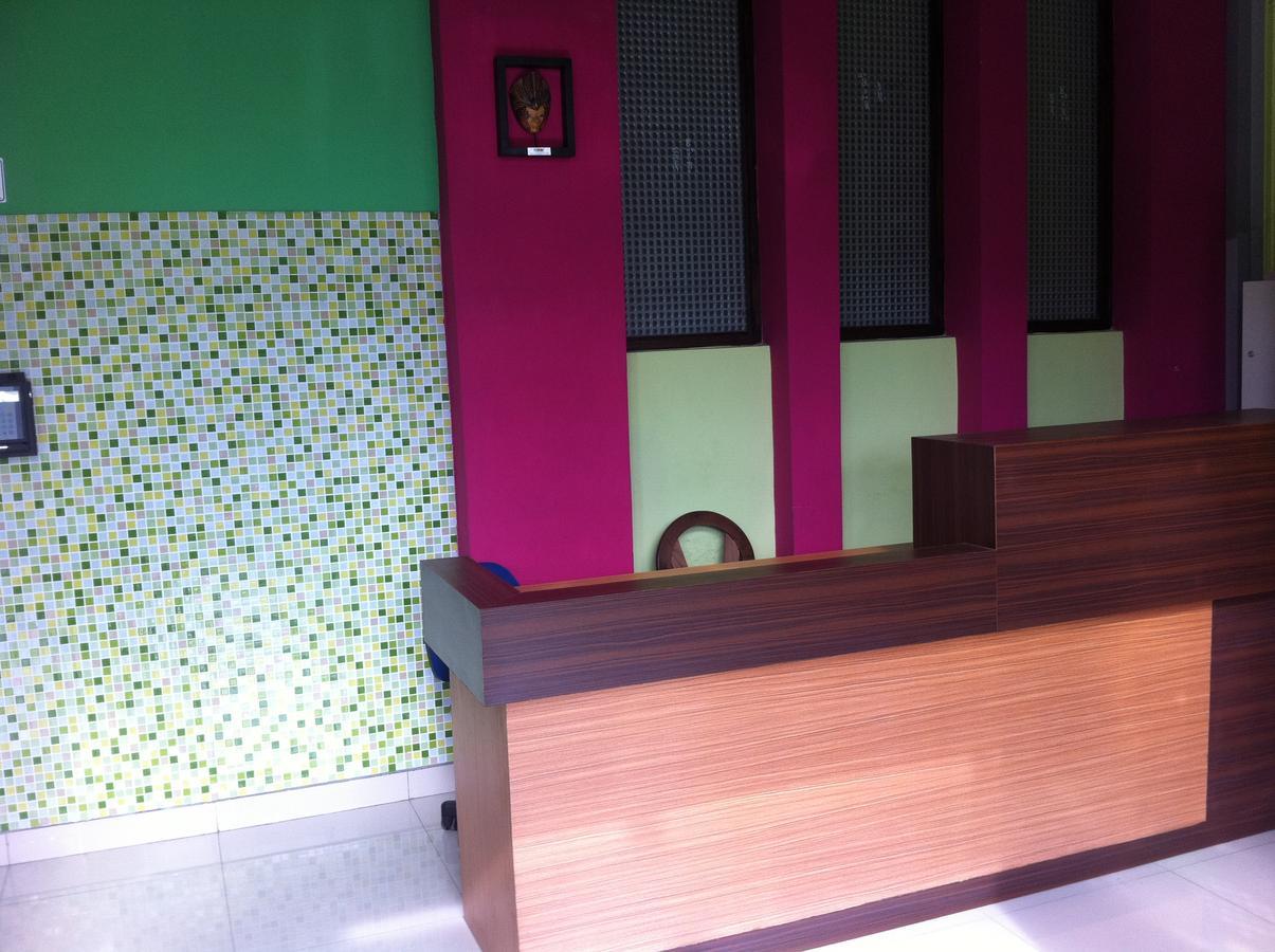 Pineapple Mansion Hotel Surakarta  ภายนอก รูปภาพ